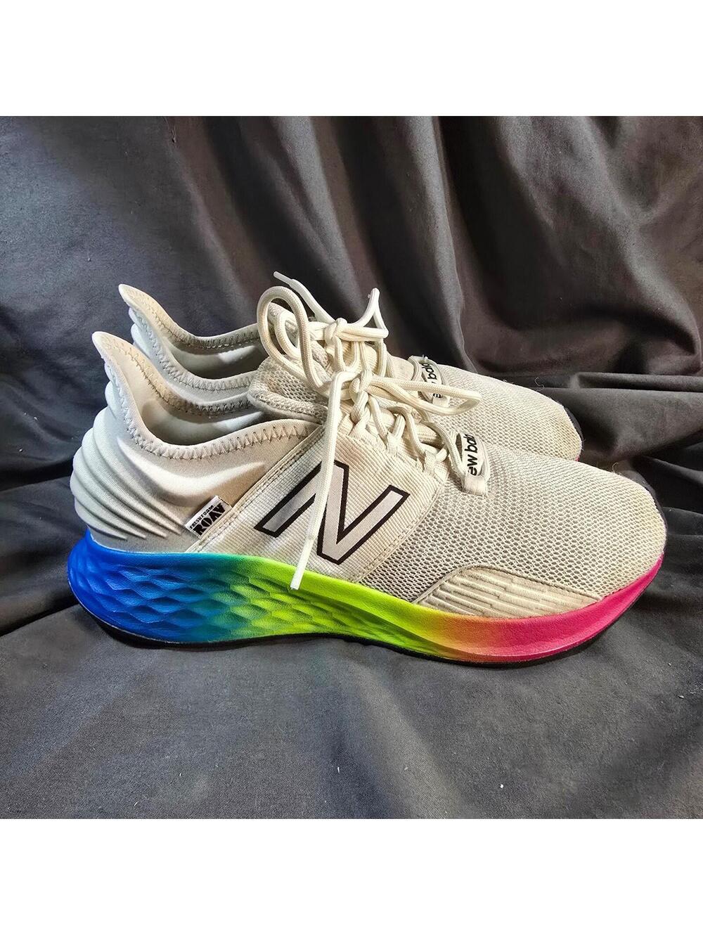 Size 9.5 Women's New Balance Fresh Foam WRoavJE White/Ombre Rainbow Sole EUC